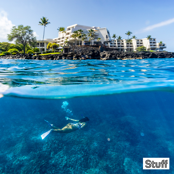 Find the Ultimate Sunset Swim at this Cliffside Resort in Hawai‘i