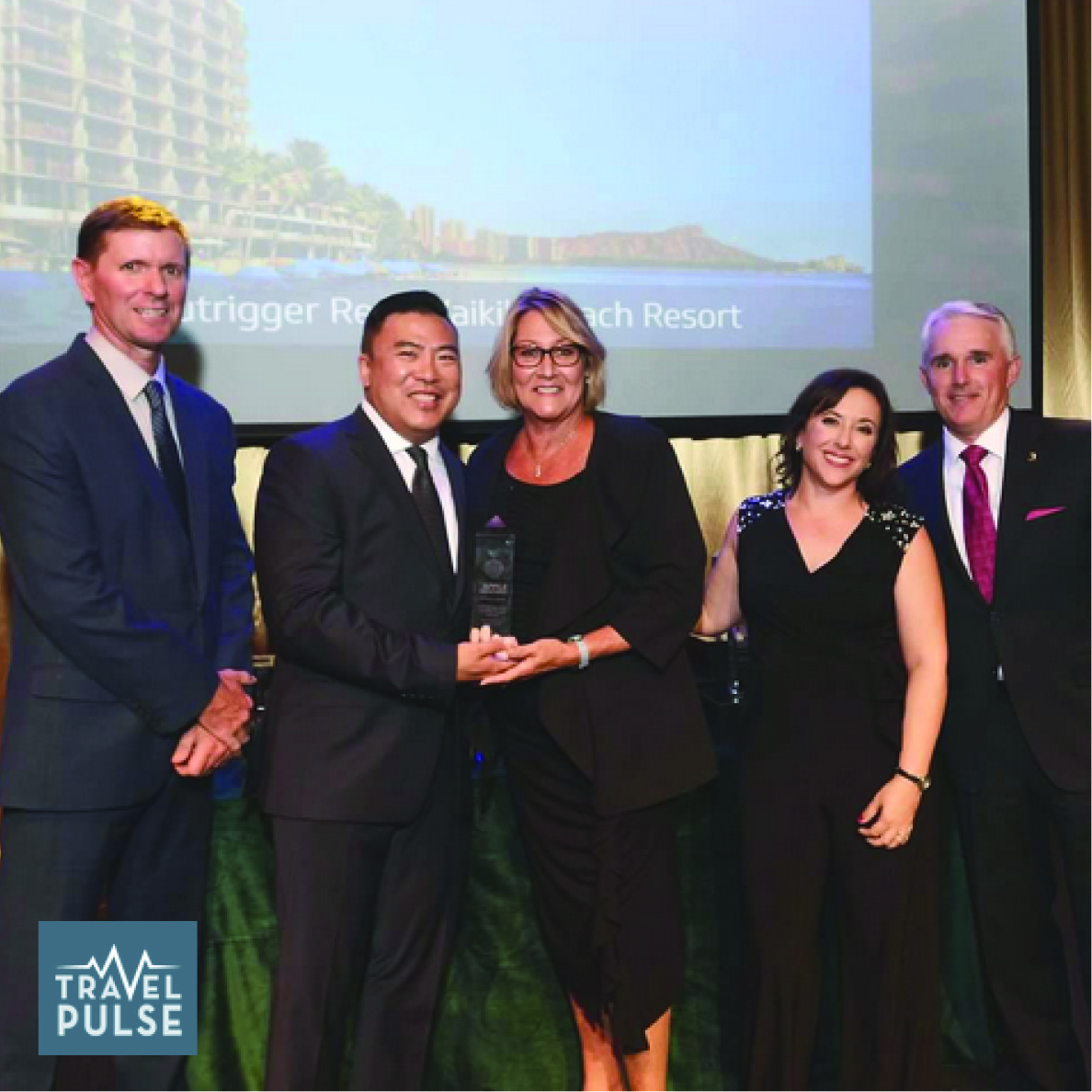 Apple Vacations Hands Out Awards